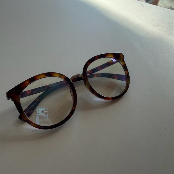 Tortoise Shell Round Glasses - Picture 3 of 6